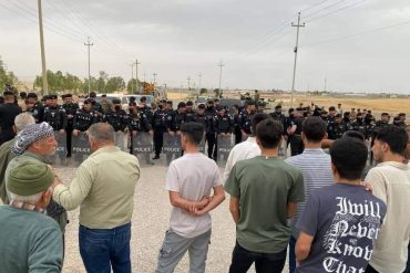 Standoff at Makhmour camp